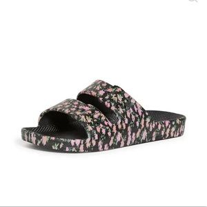 Freedom Moses Moses Two Band Slides Pop Bloom 6/7